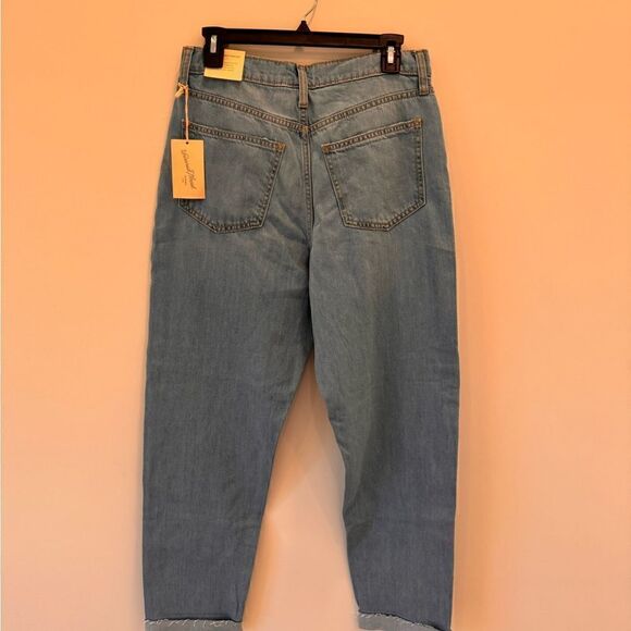 NEW Universal Thread™ Light Wash Women's Mid-Rise Boyfriend Jeans - Picture 11 of 11